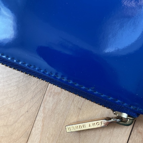 Tory Burch Blue zippered wallet clutch - Picture 2 of 5